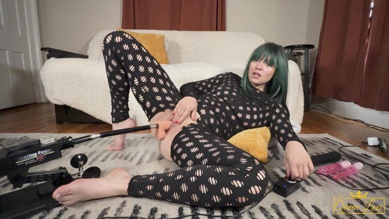 The Queen Lexi: 섹스 머신과 시오후키 티저를 사용하는 고스 소녀