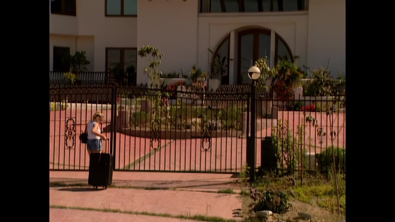 Bewitched!: En ung blondin med en vacker fitta knullad hårt av...