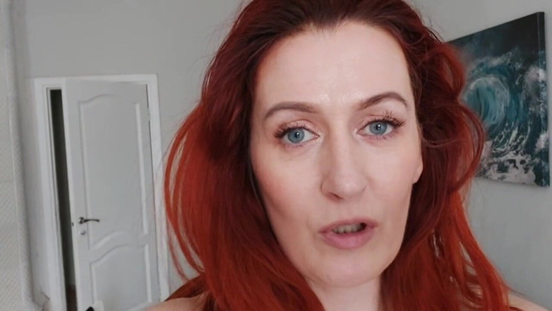 GinnaGg: Hot MILF Squirting and Moaning, Fingers in Pussy, Foot Fetish