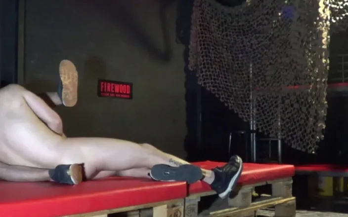 Crunch French bareback porn: Webcam in Backroom with Valentino Used by His Boy Friend