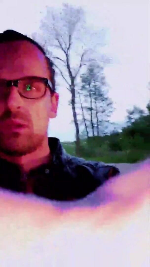 Slutboyben: Slutboyben Cam4 Tom'un önünde tükürüyor