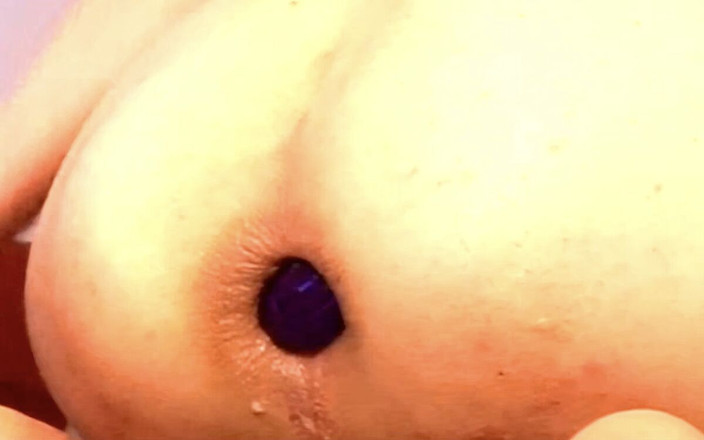 LanaSherin: Dildo utknęło w mojej dupie