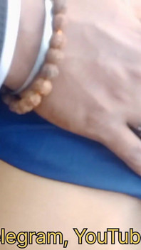 Blowjob seks di dalam hutan mendalam