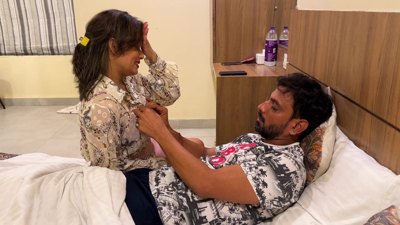 Next short: Güzel Hintli yenge sabah kocasıyla çok sert sikişiyor