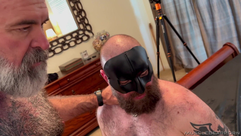 Muscle Bear Porn: Het Monster