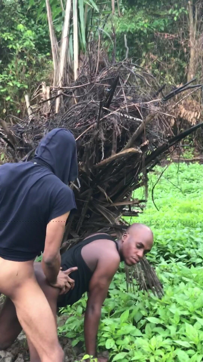 Sexylary: Berkongkek di dalam tanah ladang bulat air paya saya