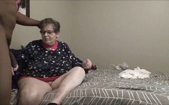 Ass Body Anal King: A quick creampie in a big white granny ass