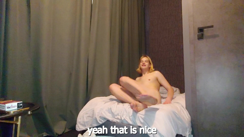 LeoTeenLatinos: Красивая русская студентка пробует гей-секс в первый раз