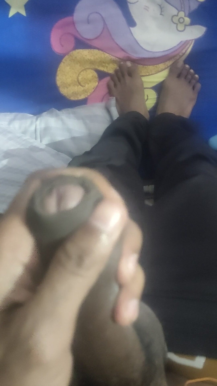 Gigolo Tv: Moja macocha przyłapała mnie na szarpaniu się