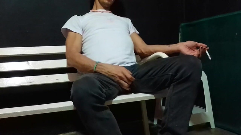 Raba erre elle: Pomimo dyskomfortu, jest on manipulowany, aż do końca przez artystę...