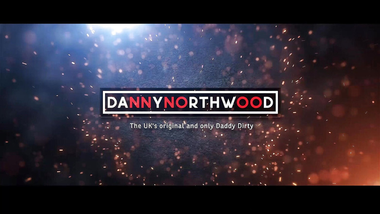 Danny Northwood: Wytatuowany Hunk jedzie dildo aż spuści
