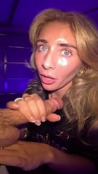 British Glamour Bonnie Blue Gets Her Sweet Holes Stretched