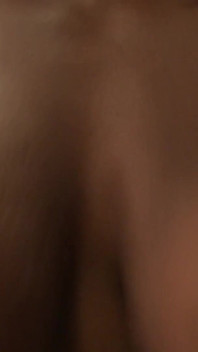 Ebenholz-schlampen szene-1_booty vollbusige schwarze frau, die harten sex mit einem großen schwanz in einem interracial umfeld hat
