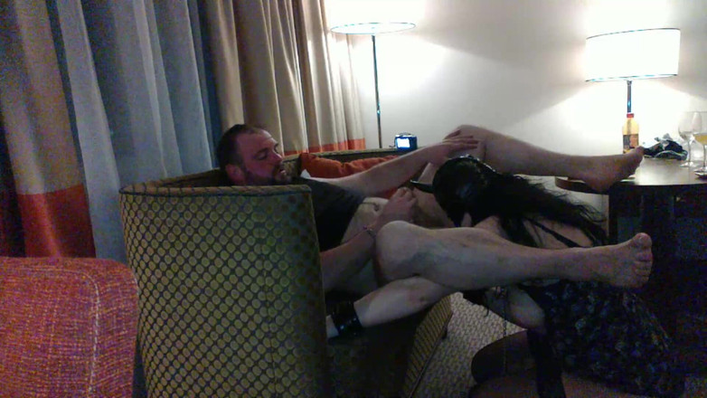 Toilet Mommy: Benutze Einfach Ihre Kehle, Dann Komm Auf Ihr Gesicht