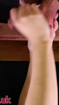 Victoria Greene Deepthroat dojícího stolu