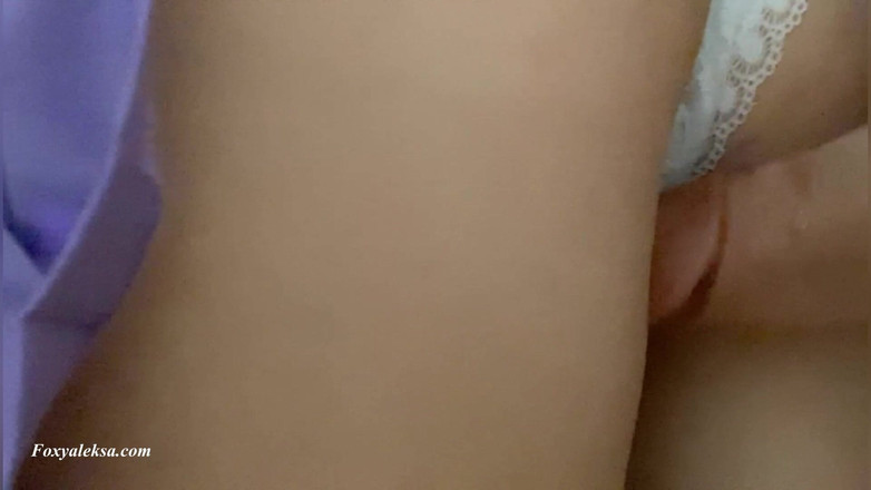 FoxyAleksa: Một con cặc bẩn dưới váy của tôi