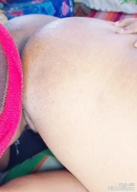 Busyperera: 발렌타인 데이에 핥는 섹시한 여친 하드코어 보지