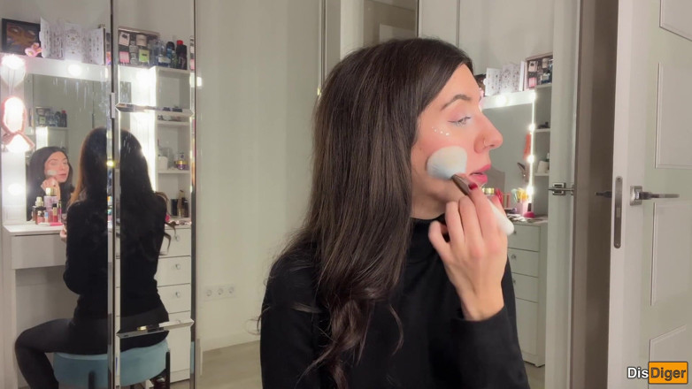 Dis Diger: Ruined Makeup Cum on Face - Public Cumwalk on Street Fur...