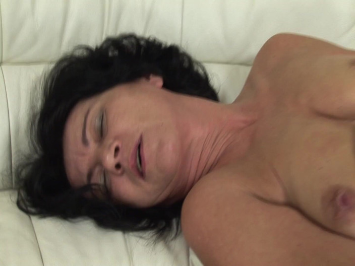 Solo Sex: Horny Mature Touches Her Wet Pussy!