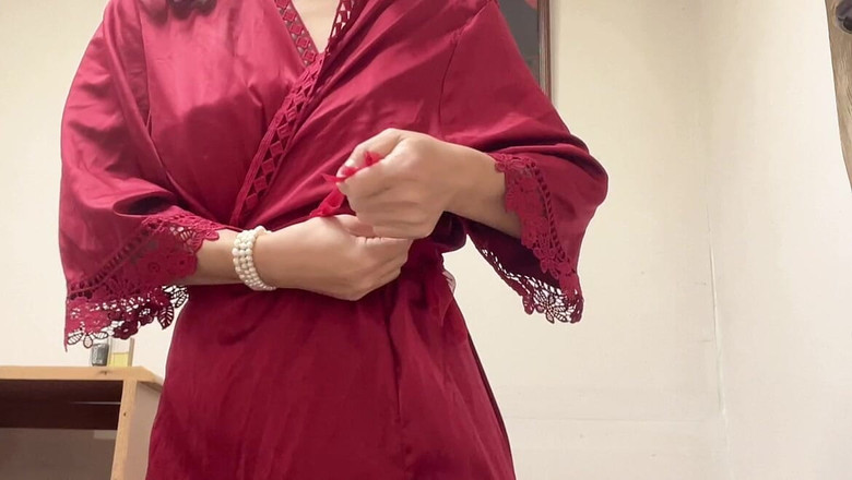 sweethanajapanese: Kırmızı kıyafetli minyon sevimli kız Hana Chan seksi sonra kıllı...