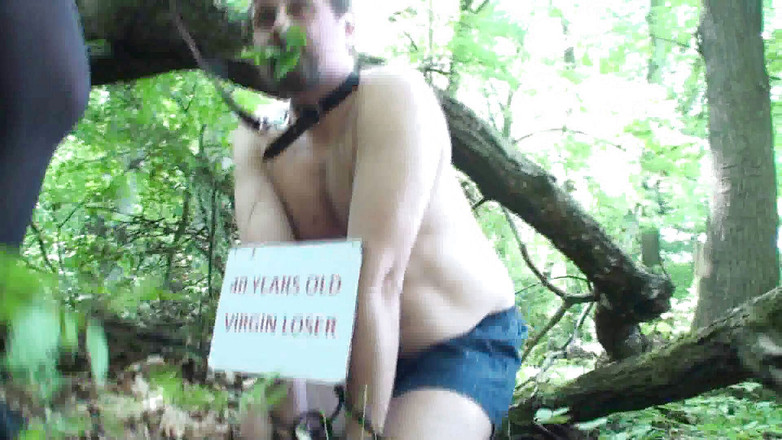 Femdom Austria: Slaan in het bos