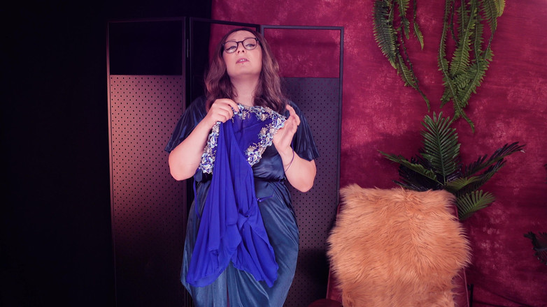 Arya Grander: Haulで試着:ベビードールドレス!ディープブルーのランジェリーを着た曲線美の熟女!アリア・グランダー