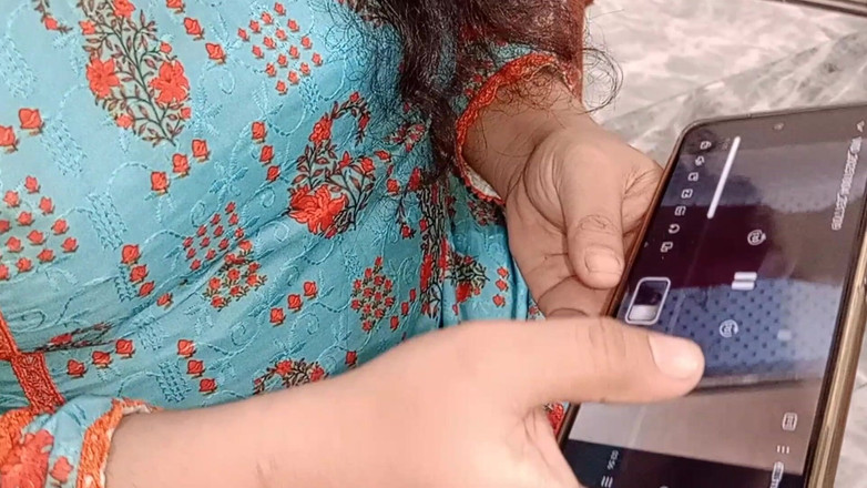 QueenbeautyQB: Fratele vitreg indian reușește în sfârșit să-și seducă sora vitregă