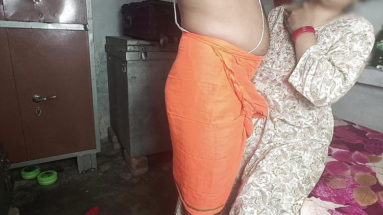 Pyaripooja22: Pantatku dimasukin kontol tetangga untuk pertama kalinya!