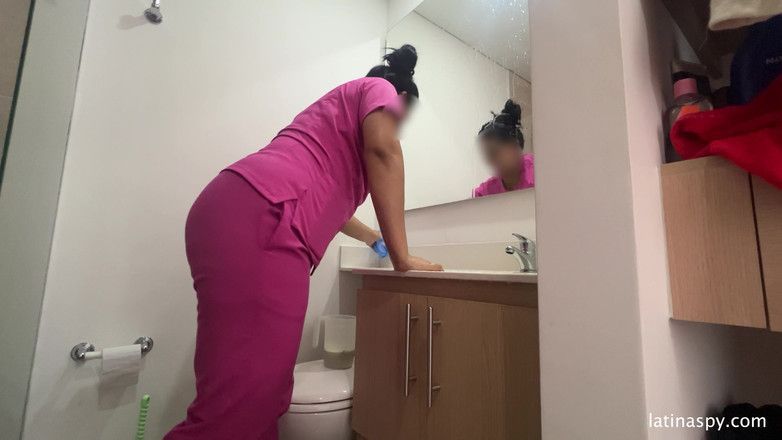 Latinaspy: Maid with Huge Ass Cleans Apt Then Jerks Her Boss...