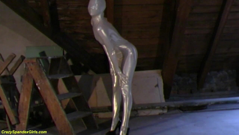 Kelly in spandex: Fullbody Catsuit