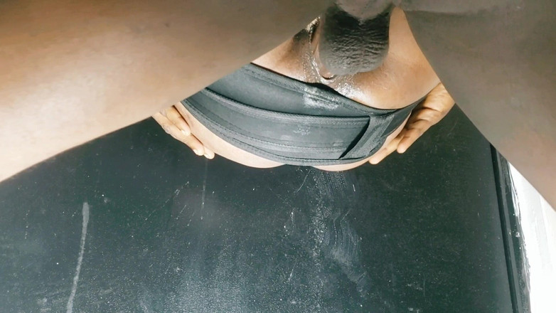 Ebony-forever69: जंगली हार्डकोर उसे सेक्स स्विंग टार्जन जंगल शैली पर चोद रहा है