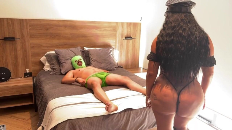 Calientehubxxx: The Police with Gali Diva