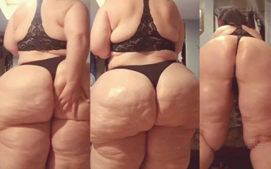 Kattycurvyy: Aplicando creme no meu rabo gigante