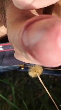 야외에서 오줌과 정액