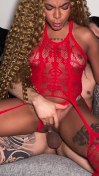 Uma garota brasileira gostosa que conheci na rua me faz gozar muito - Duvan Saray &mikka