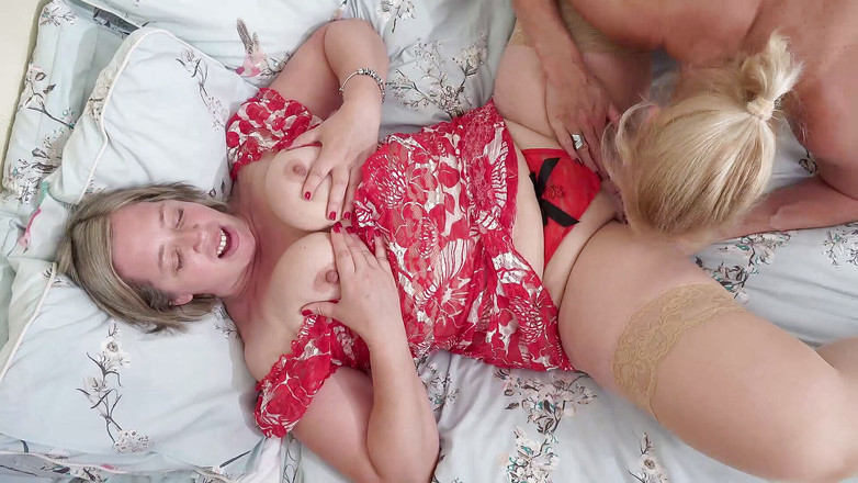 Shooting Star: De retour de notre promenade. De retour de notre promenade,...