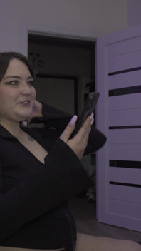 Porno hikayesi: Hayatındaki ikinci anal seks sırasında bir orospu gibi akıyordu