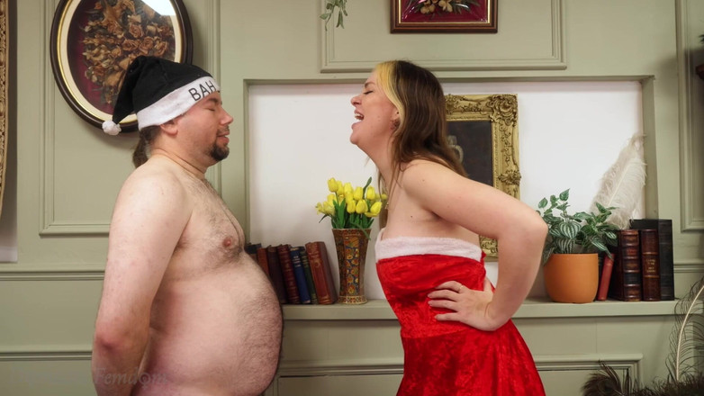 Domestic femdom: Sputa Sotto Il Mistletoe