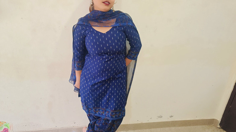 YOURAMRITA04: आपकी अमृता नौकरानी अपने बॉस को नग्न देखकर चिल्लाई और स्पष्ट हिंदी ऑडियो में बॉस के साथ सेक्स करना शुरू कर दिया