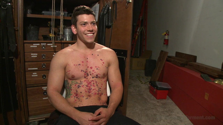 30 Minutes of Torment: Semental heterosexual es atormentado por una polla por primera vez