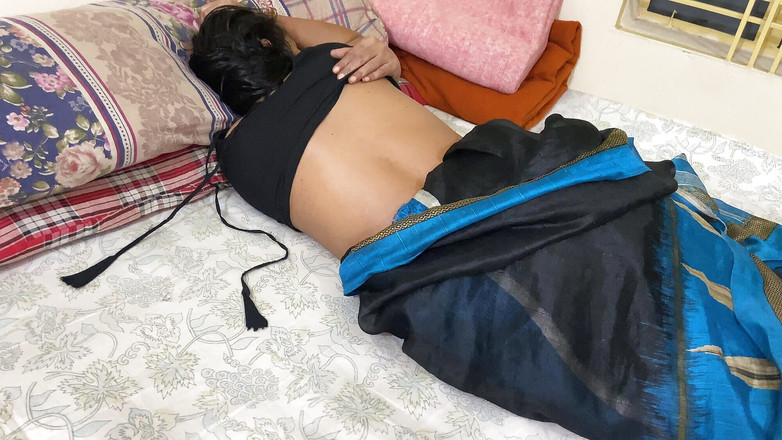 SAFI TV: Üvey annemi yatakta buldum ve göt deliğini sokarak sikişmeye başladım