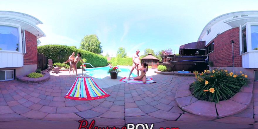 Blow me POV: VR couple swapping orgy 4some