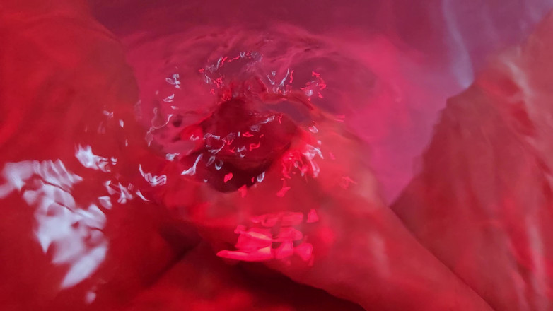 Velvet Akage: Unter wasser kommen