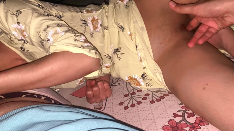 Desifilmy45: 一晩中バービーと過ごし、本格的なセックスをしました