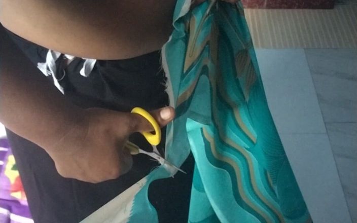 Tamil lesbian: La grande miLF zia Saree indossa