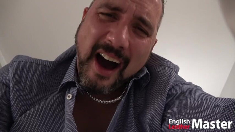 EnglishLeathermaster: ビジネスマンは弱虫POV口頭で愛を作ります