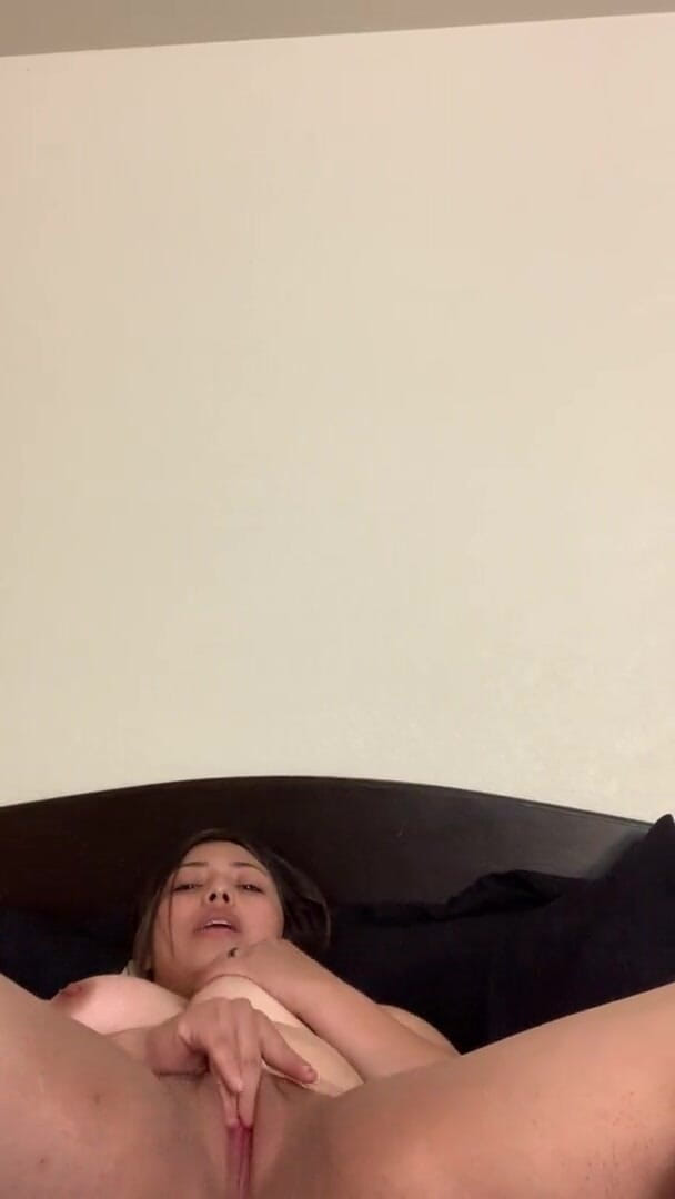 Sarahi: Assista-me enquanto eu me dedilha