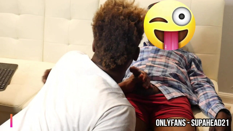 Wondahead21: Moet je zien, hete 65-jarige man krijgt zo rondborstige!!