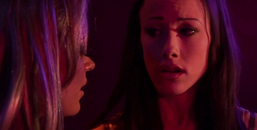 Fetish Desire: Бідна дівчина в ланцюгах содомізована садистськими майстрами