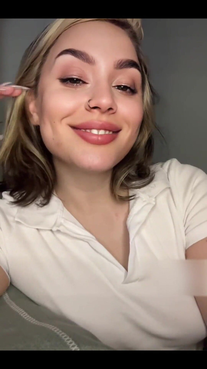 Good_view: Students Post Their First Home Video Online